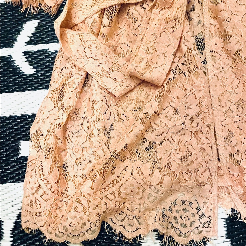 Soft Peachy pink LACE ROBE 💕 - Picture 4 of 6